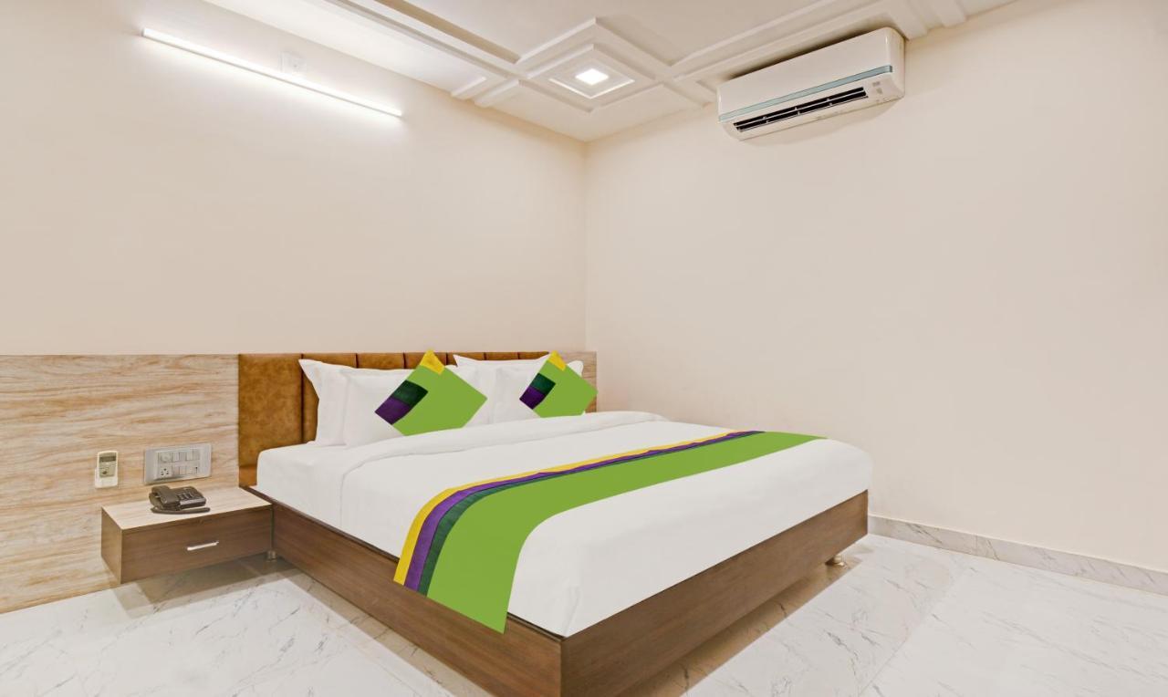 Treebo Paras Raj Near City Palace Udaipur Exterior photo