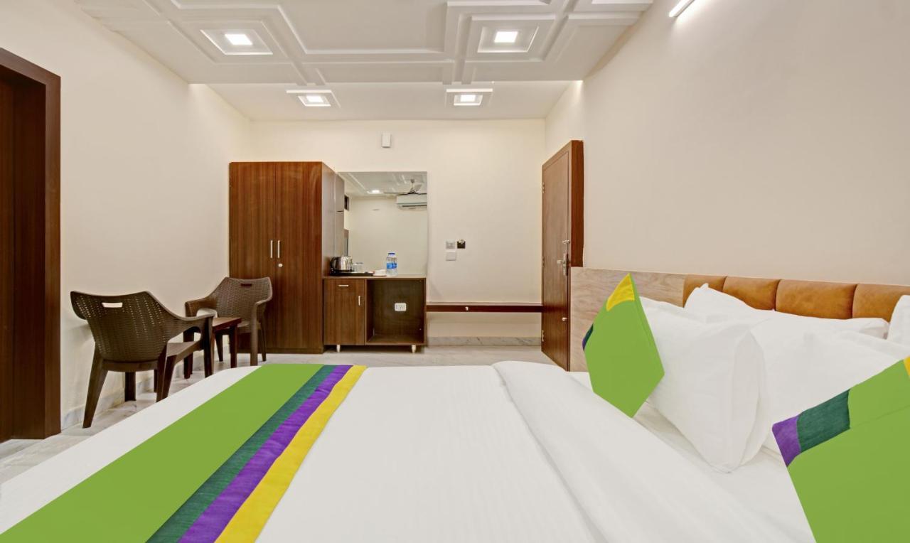 Treebo Paras Raj Near City Palace Udaipur Exterior photo