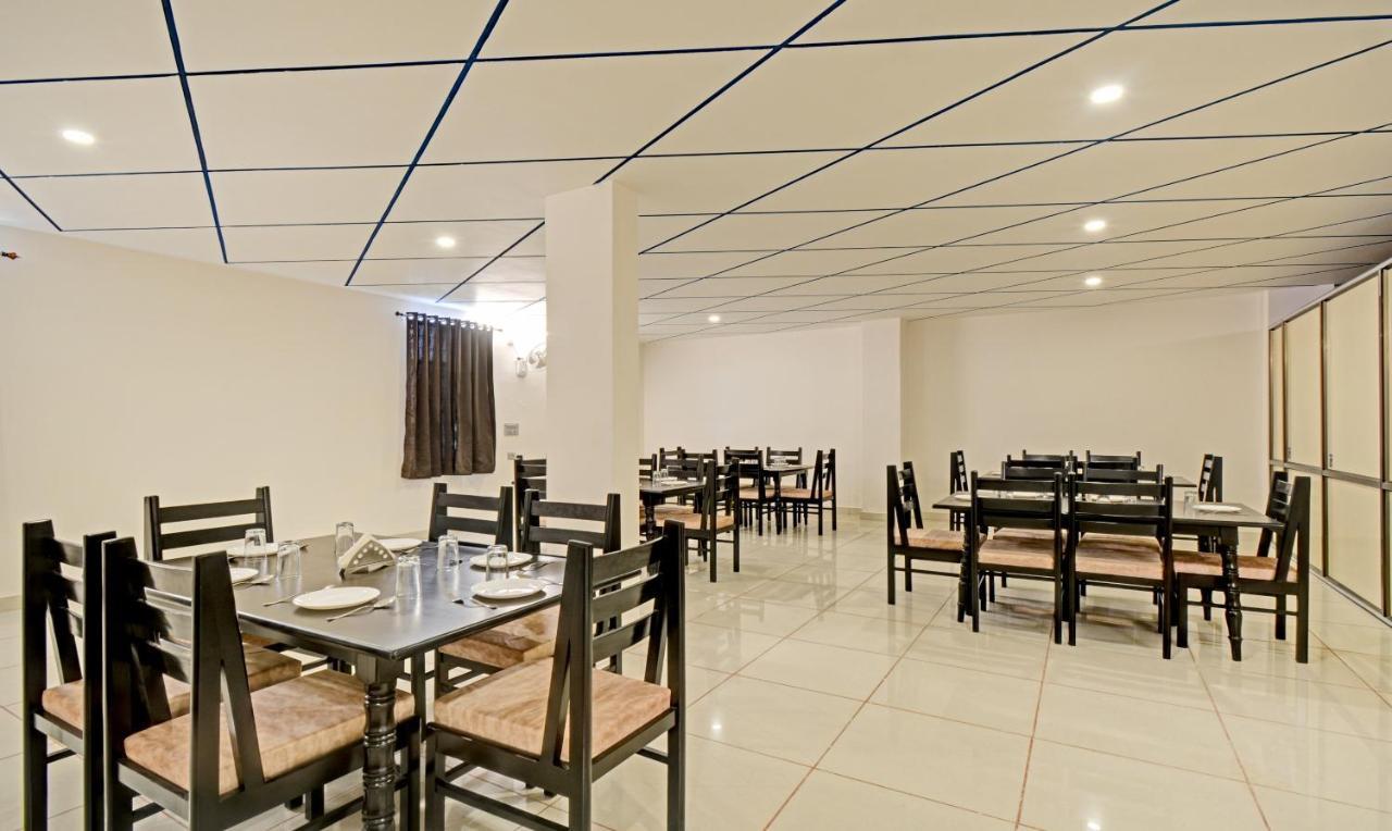 Treebo Paras Raj Near City Palace Udaipur Exterior photo