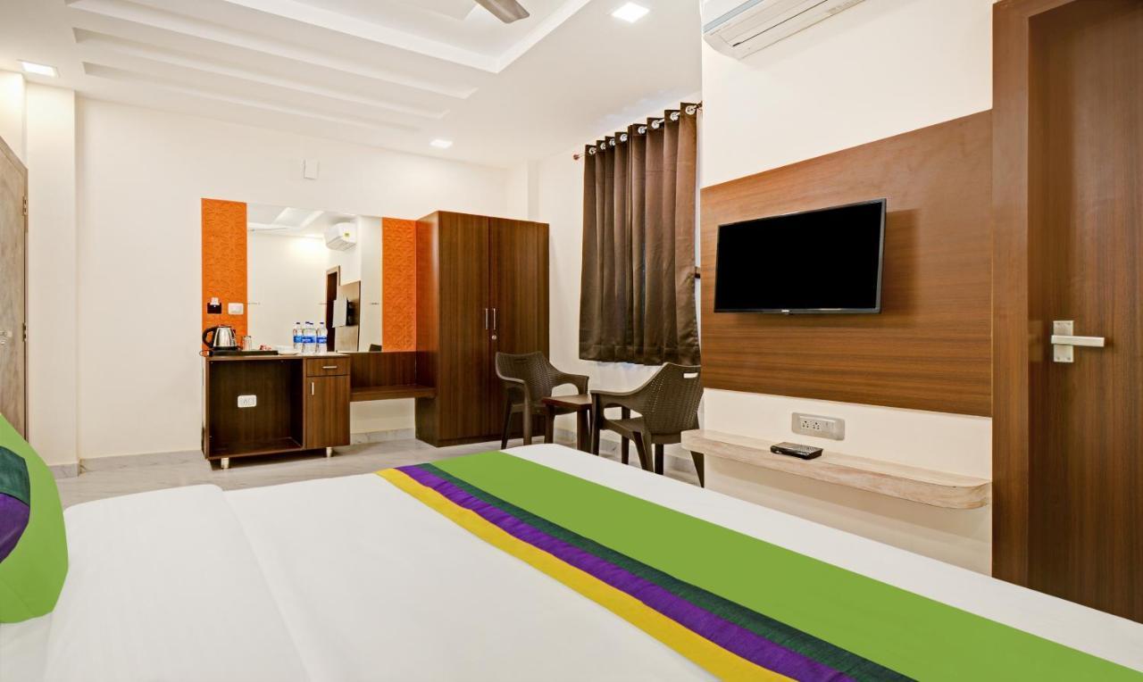 Treebo Paras Raj Near City Palace Udaipur Exterior photo