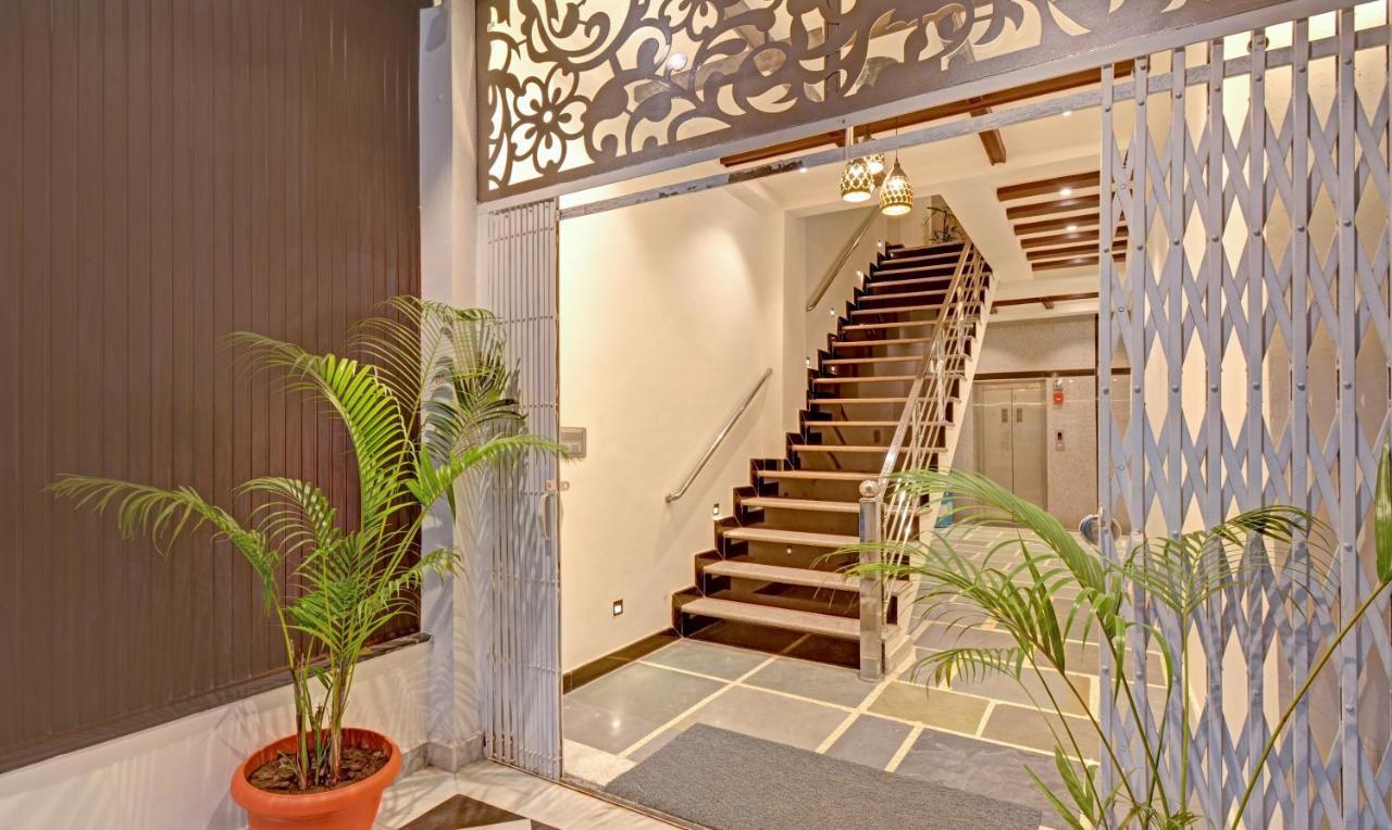 Treebo Paras Raj Near City Palace Udaipur Exterior photo